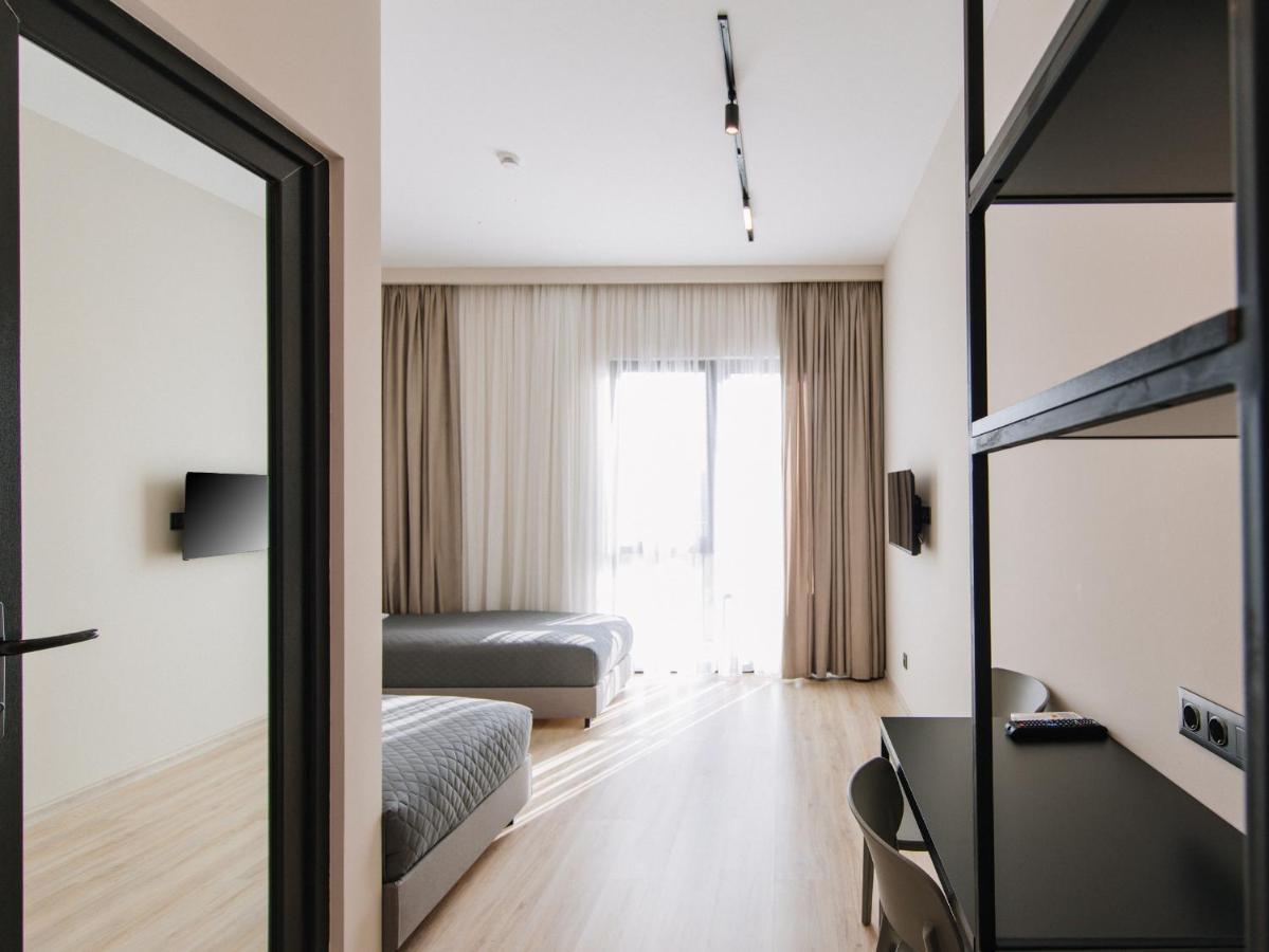 Otel Doors 4*
